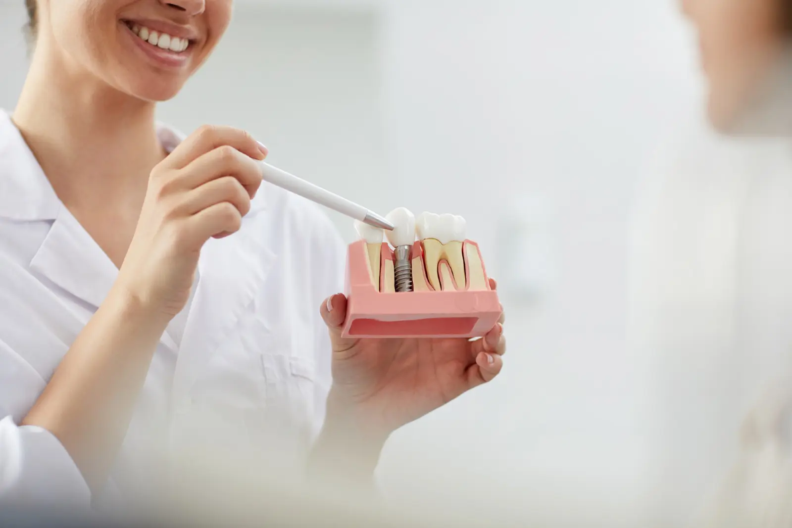 Dental implants: Advantages and disadvantages