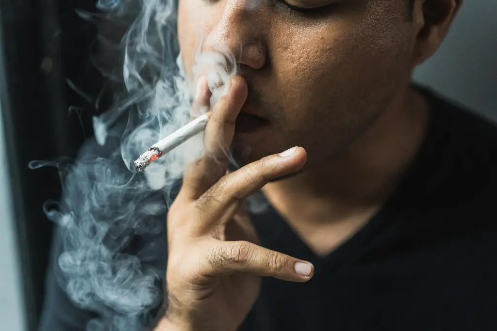 How to remove tobacco stains from teeth?  Somos Dental