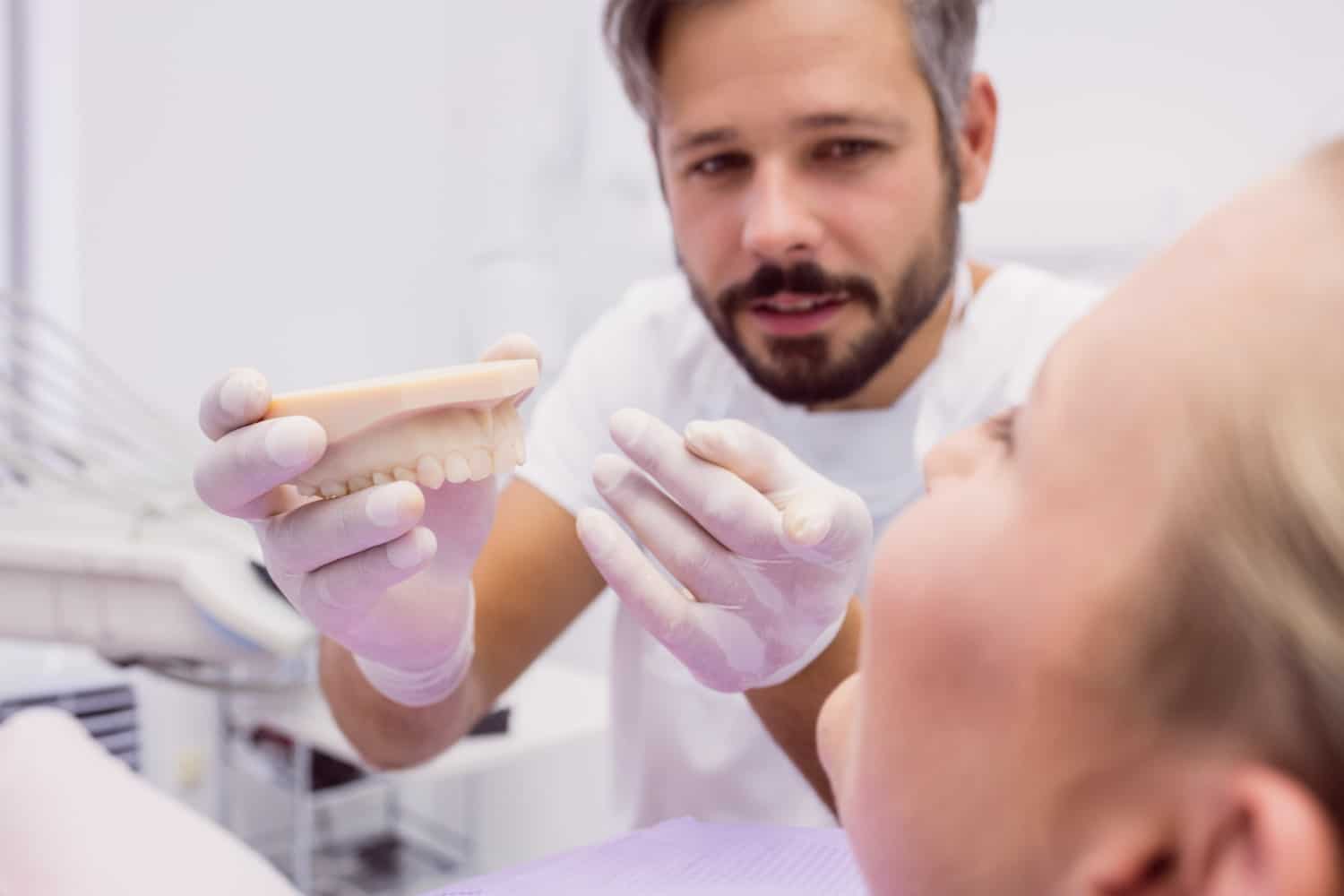 Implantes Dentales ¿Qué Son los Tapones de Cicatrización?