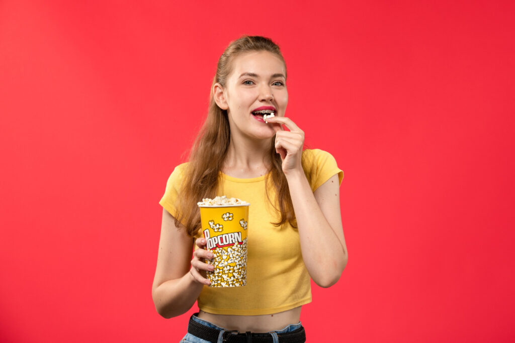 can you eat movie theater popcorn with braces