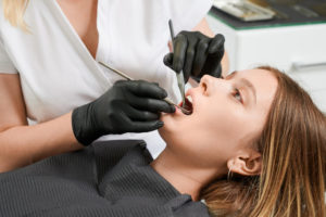 Does tooth extraction hurt?