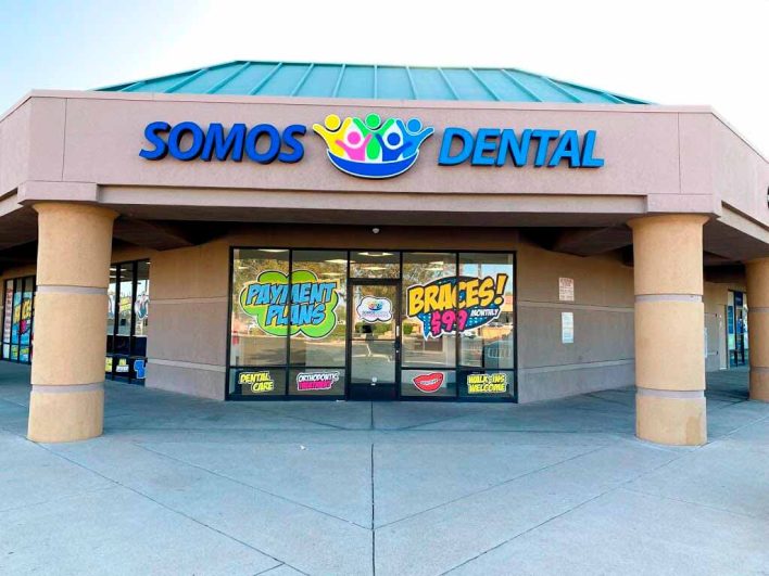 somos dental clinic located in avondale